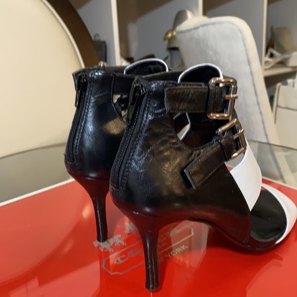 Nine West high Heel Sandals used in good condition. - Picture 8 of 10